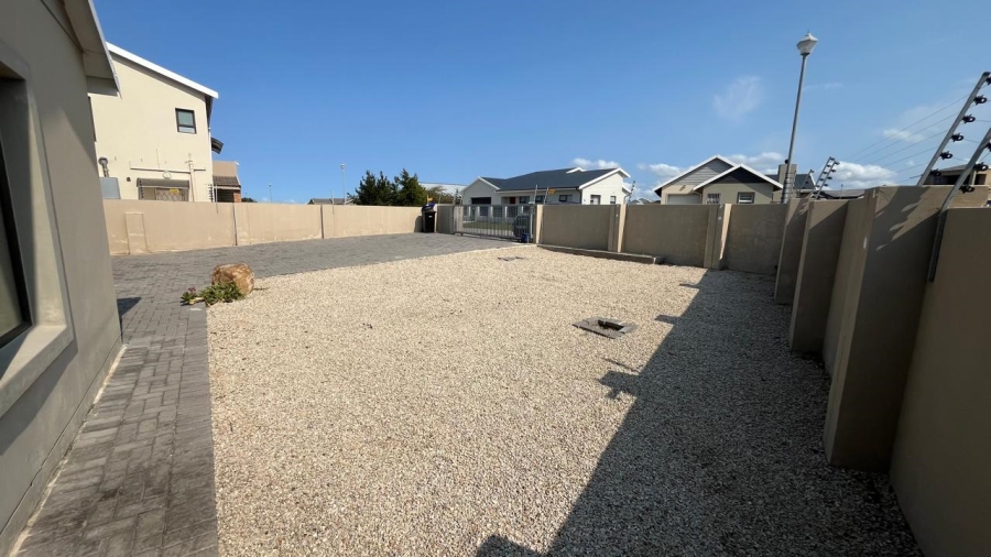 To Let 4 Bedroom Property for Rent in Fountains Estate Eastern Cape